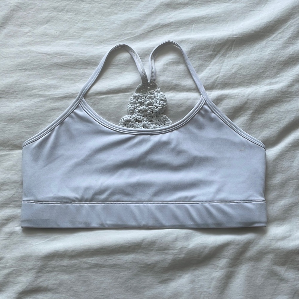 Women’s CARBON 38 athletic sports bra size Medium